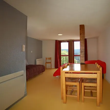Du Cantal - Meubles Avec Kitchenette Et Chambres Sans Kitchenette Aparthotel *